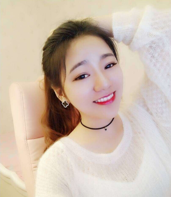 美女直播间视频在线 唱歌主播变吃播1