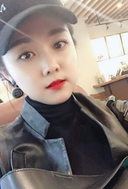 张馨予再晒牵手照 美女主播好奇男友是谁3