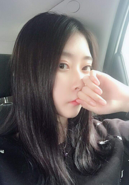 美女主播能否戴上公举王冠 直播间中三位大哥竟同时2