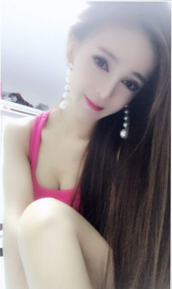 美女主播能否戴上公举王冠 直播间中三位大哥竟同时6