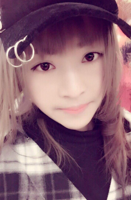 江疏影逛迪士尼自称行走的巨型米妮 美女主播同款照片上线1