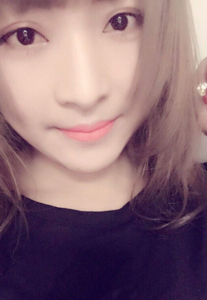 江疏影逛迪士尼自称行走的巨型米妮 美女主播同款照片上线2