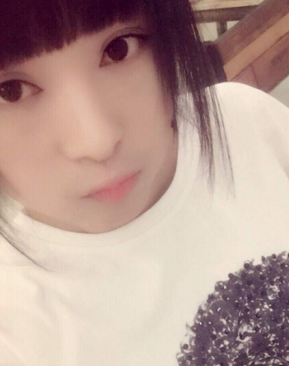 江疏影逛迪士尼自称行走的巨型米妮 美女主播同款照片上线3
