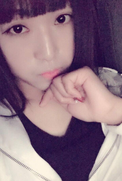 江疏影逛迪士尼自称行走的巨型米妮 美女主播同款照片上线5