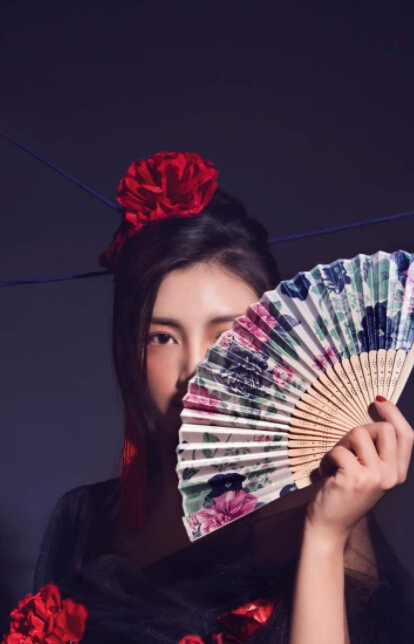 美女直播间在线 土豪送这件礼物让主播疯狂3