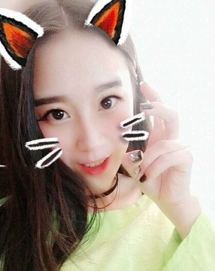 美女主播直播间被罚 歪嘴流口水还用纸巾遮住这里1