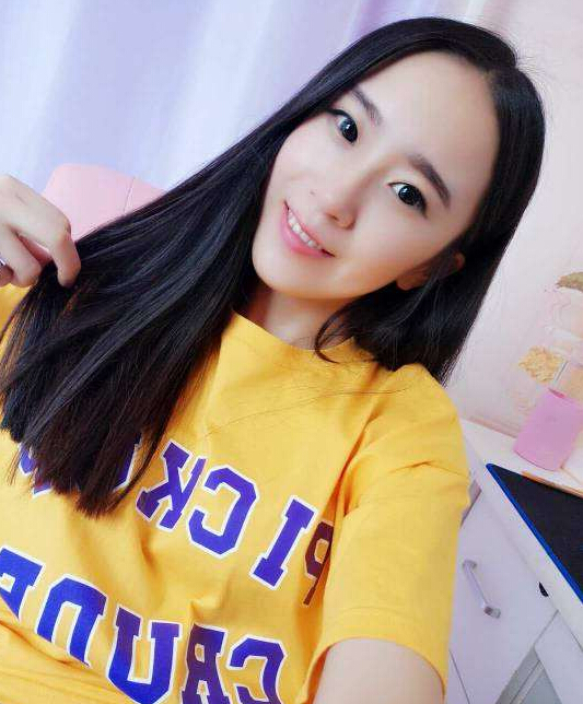 美女主播直播间被罚 歪嘴流口水还用纸巾遮住这里5