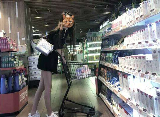 张翰微博晒同学聚会合影 美女主播却只关注4