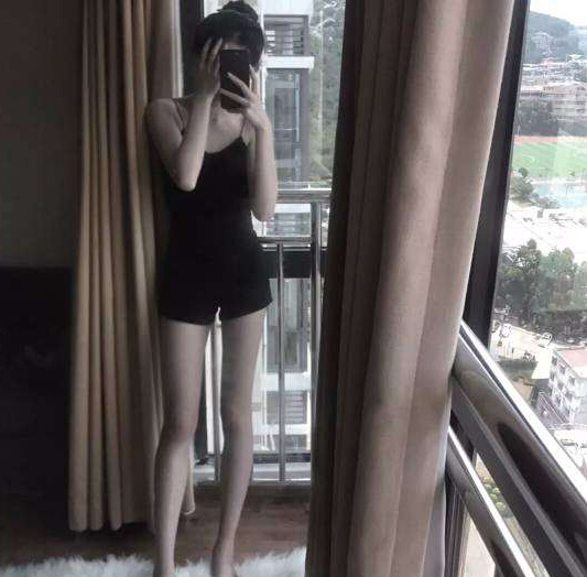 张翰微博晒同学聚会合影 美女主播却只关注5