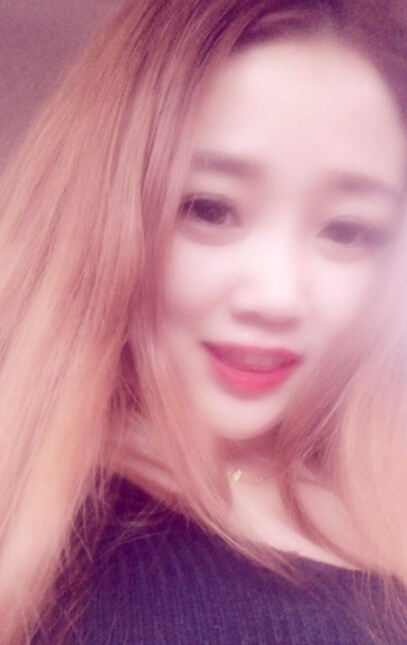 世界杯女记者险遭强吻 美女主播怒斥该男子行为1