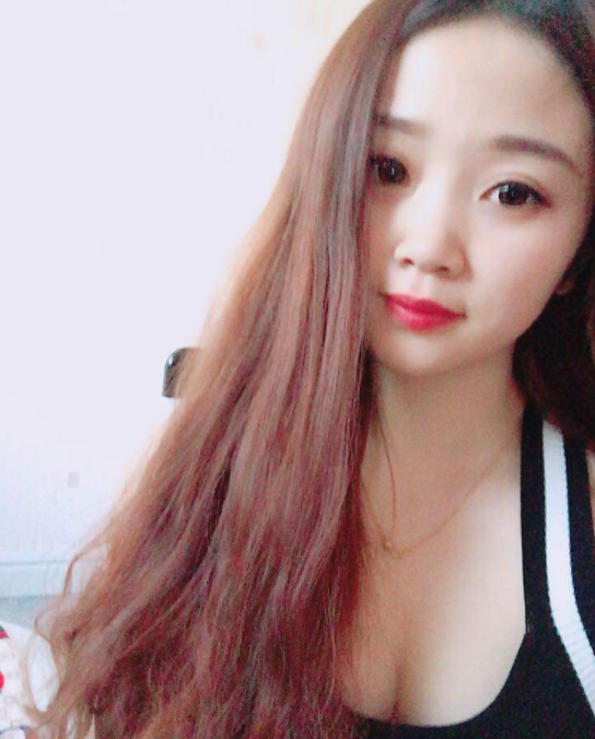 世界杯女记者险遭强吻 美女主播怒斥该男子行为4