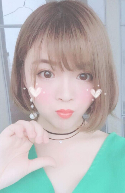 美女主播热聊直播间 甜美歌声赶走夏日烦恼4