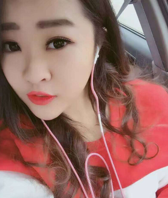 美女主播视频直播间 吃雪糕被观众说3