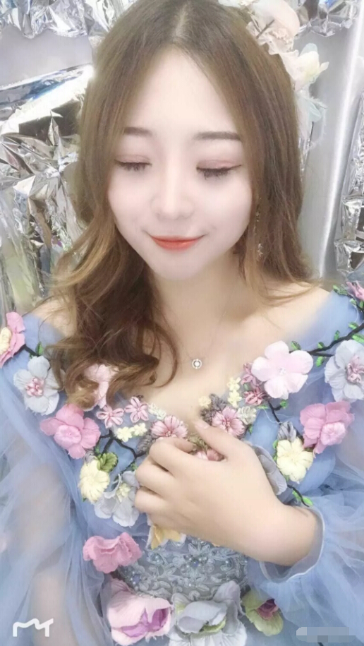 美女主播爱上观众 喜欢主播的大哥要上天台7