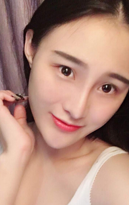 美女主播粤语歌上线 甜美外表魅惑声线1