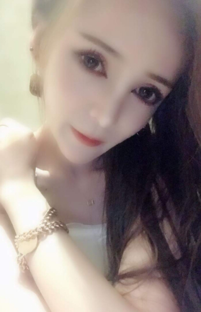 美女主播自认为胖没自信 观众空刷感动主播6