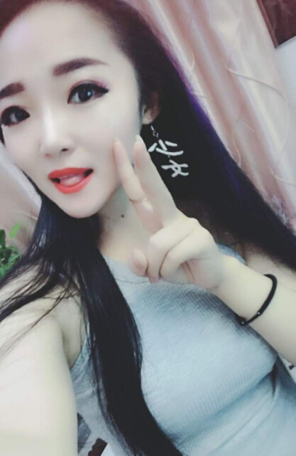 美女主播比赛输了被罚痒 却被直播间大哥批评4