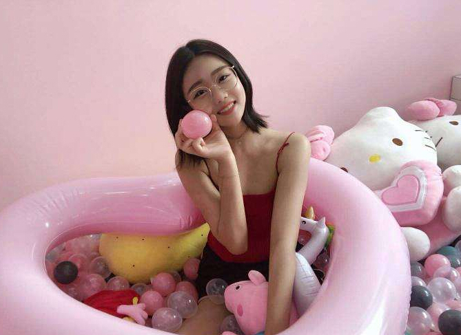 美女主播视频在线 因为观众这句话吞口水2