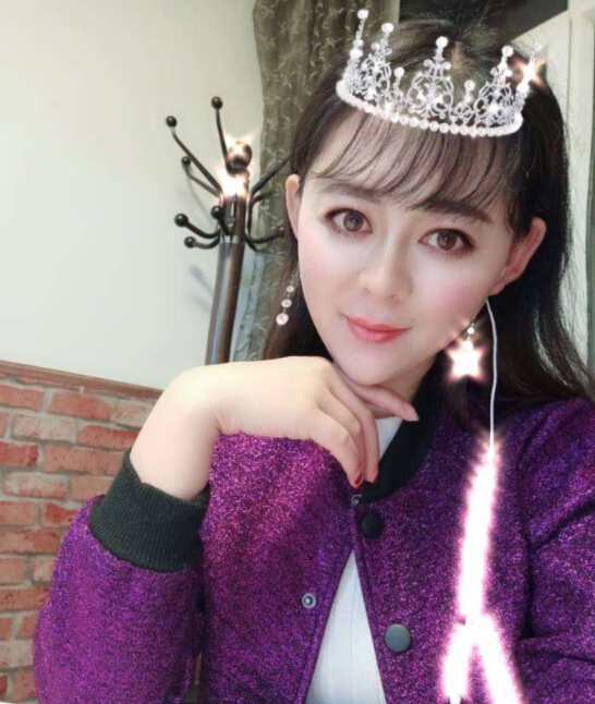 美女主播调整麦克风位置 被批你配不上这个麦5