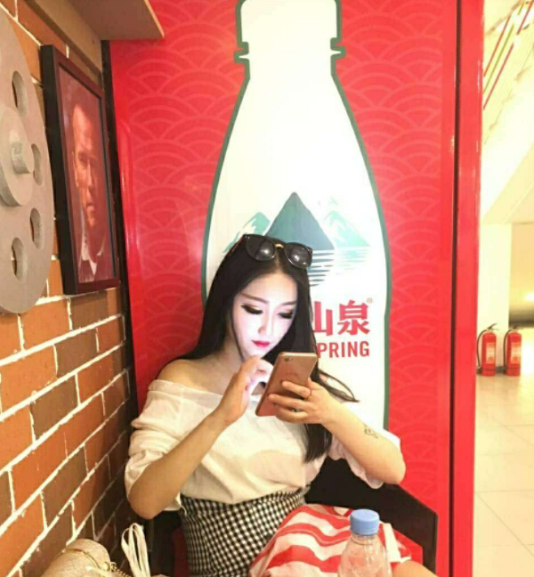 美女直播间视频在线 观众小号被主播这样说4