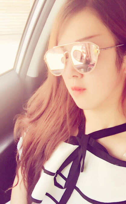 美女主播人美歌甜 来跟萝莉音小姐姐聊天1
