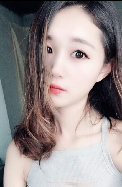 美女主播视频在线 pk输了被罚赖在床上不肯起来1