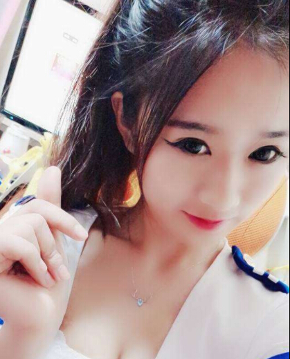 美女主播收丘宝宝 观众却只想要主播的情书3
