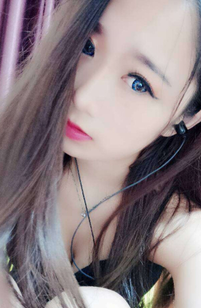 美女主播收丘宝宝 观众却只想要主播的情书4