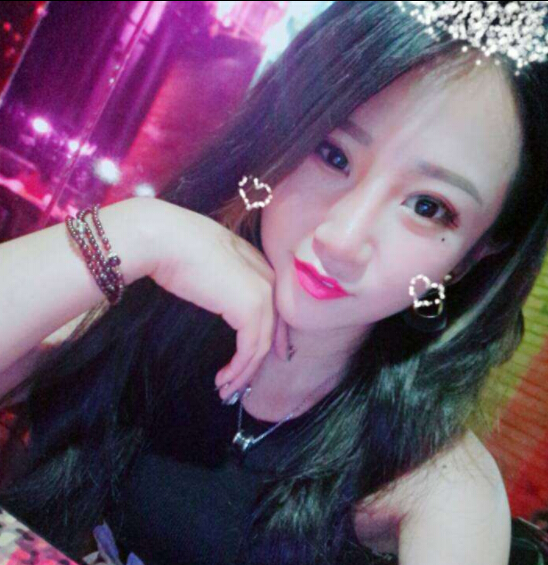 美女直播间在线 送礼物被观众要求走思2