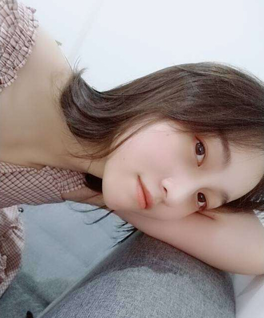 美女主播比心女用户 首次热门只因他2