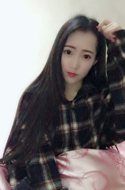 美女直播间观众称长痘 主播直呼痘比脸大2