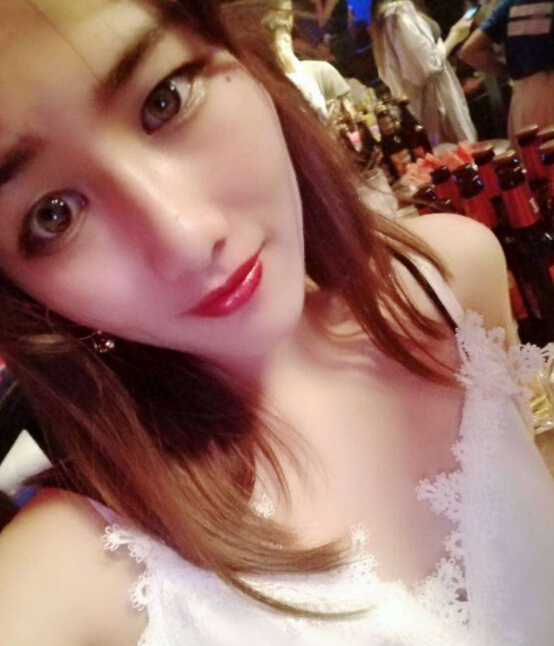 美女主播直播间有毒 玩赛跑太坑主播送情书安慰2