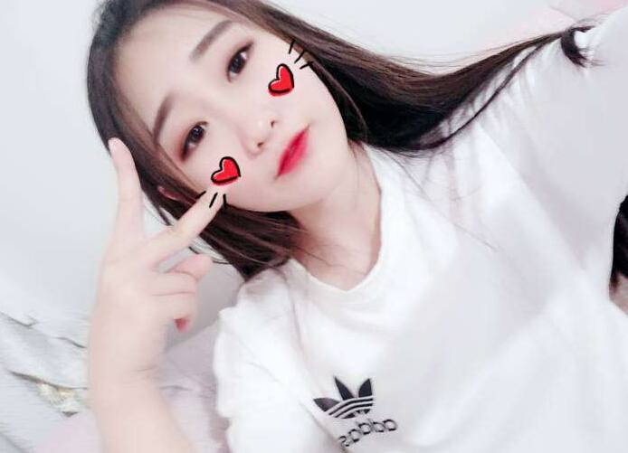 美女直播间观众努力凑榜 只为主播下播后去浪2