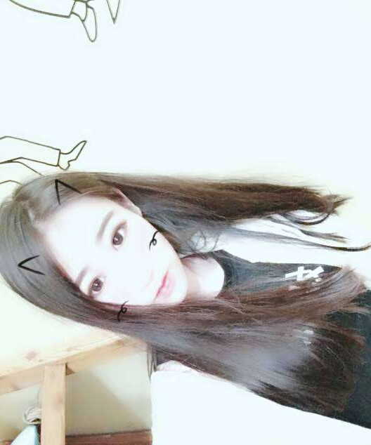 美女直播间观众努力凑榜 只为主播下播后去浪4