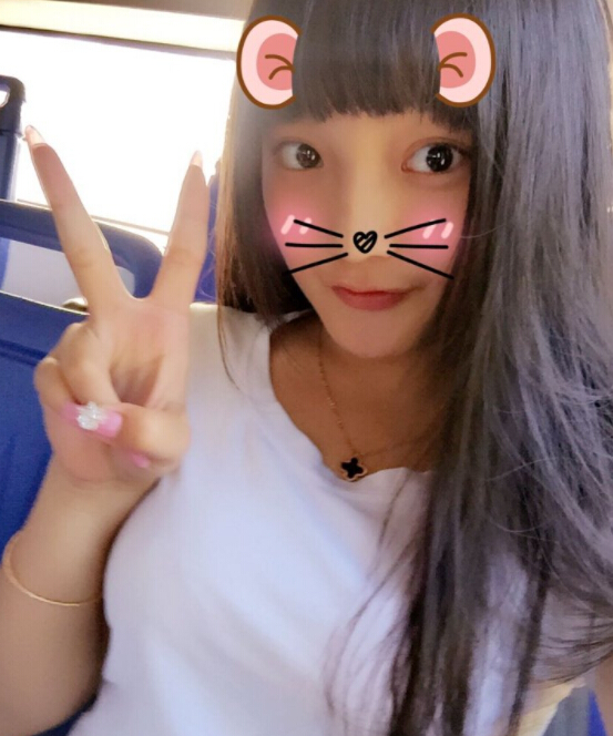 美女主播视频在线 情人节观众刷520凑榜2