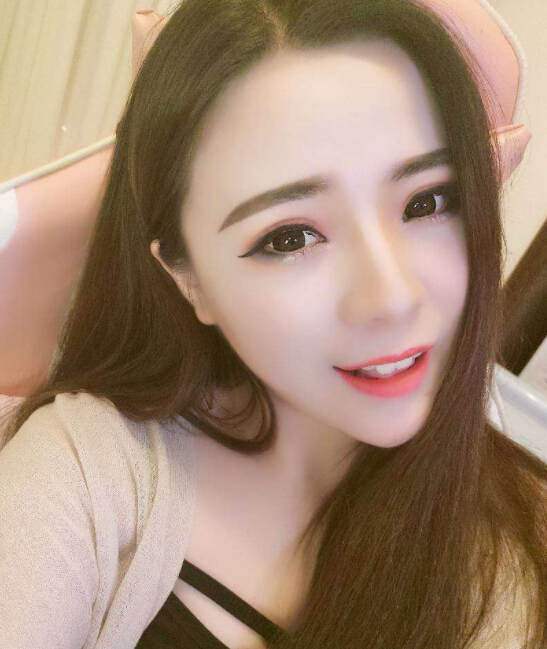 美女主播七夕升冠 耿直观众是独家风景1