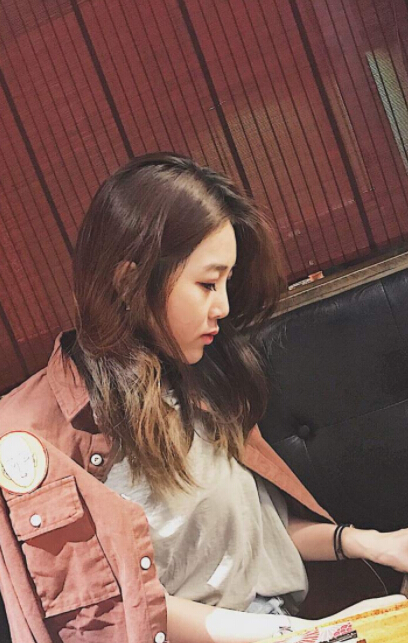 美女主播直播间作诗 被观众称有文化3