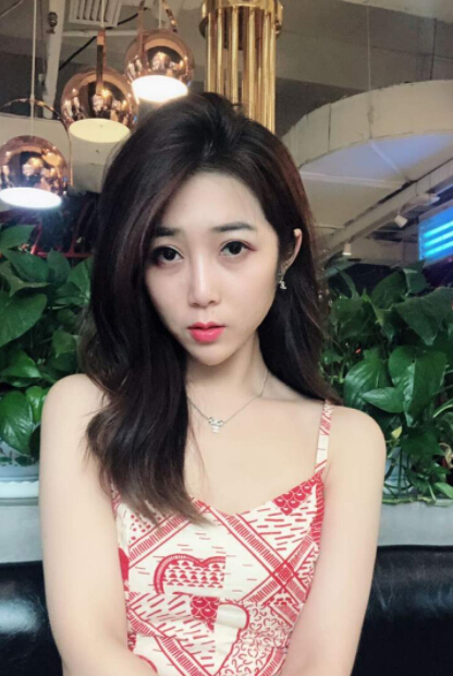 美女主播直播间作诗 被观众称有文化4