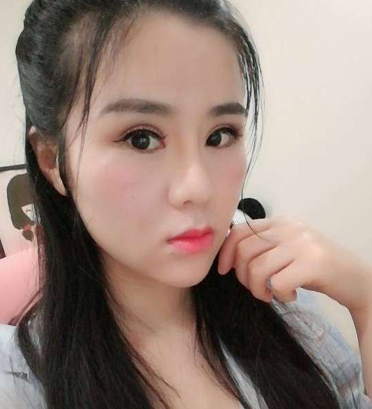 美女直播间在线 观众进来看到这个说吓人4