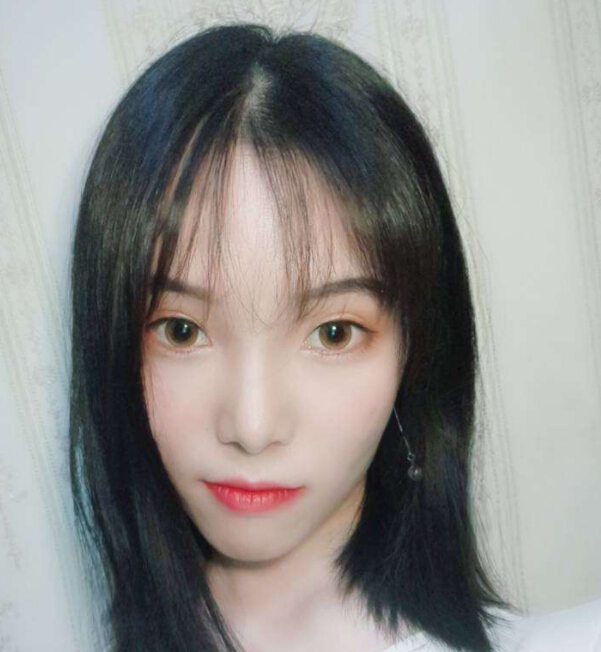 美女主播回归直播间 观众为主播改昵称1