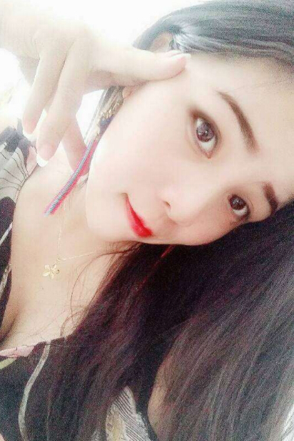 美女直播间连麦 点错成比赛丢下主播3