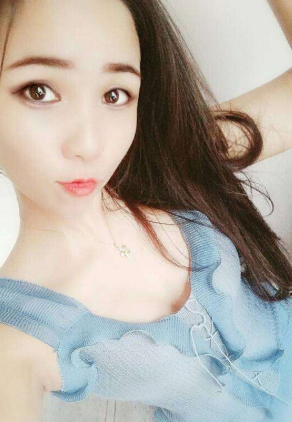 美女直播间连麦 点错成比赛丢下主播4