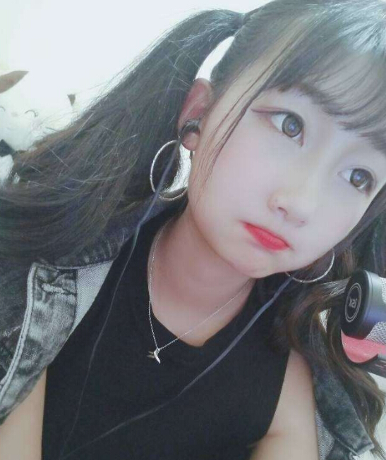 美女主播视频在线 连麦把观众连走1