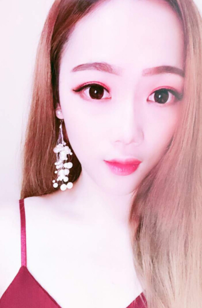 美女直播间排行 观众暴增只因主播这样4