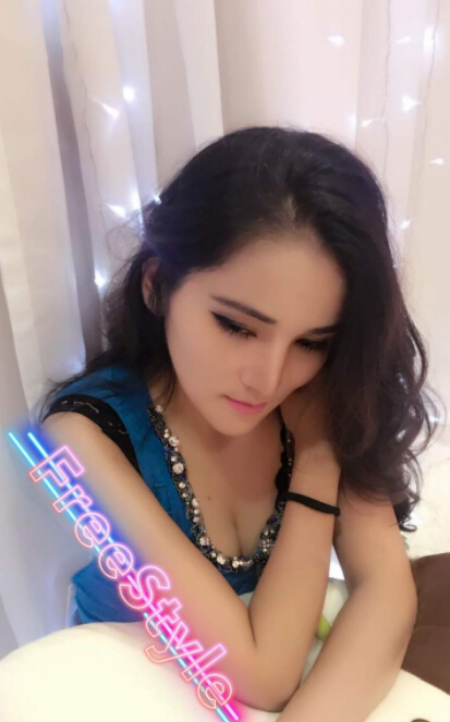 美女直播间玩游戏不出货 来直播间只为陪主播5