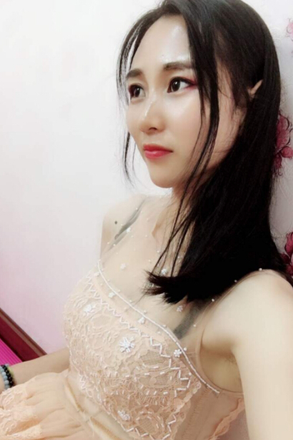 美女主播喜获守护 专属金玫瑰只留给最爱3