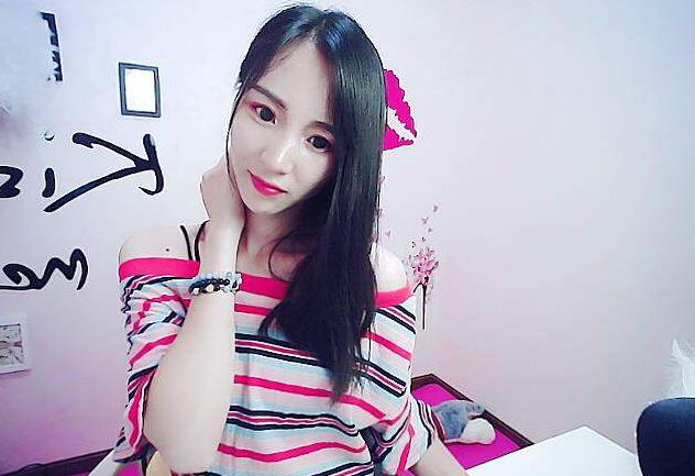 美女主播喜获守护 专属金玫瑰只留给最爱4