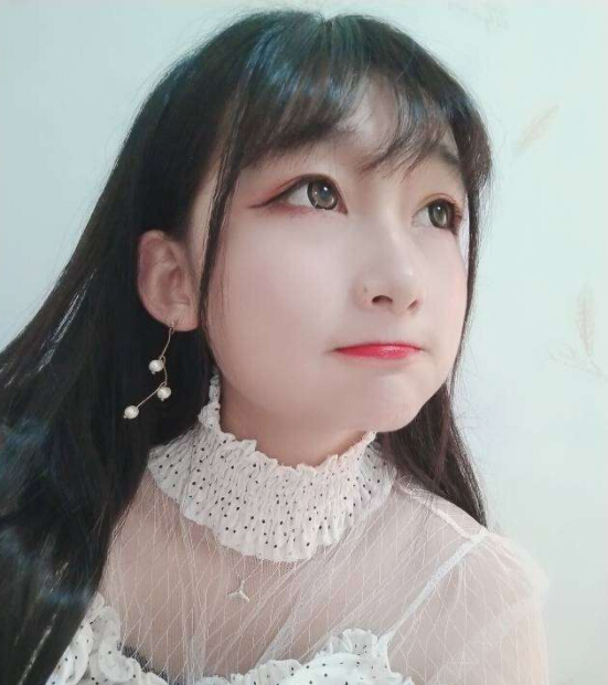 美女主播视频在线 观众这个表情让主播误会1