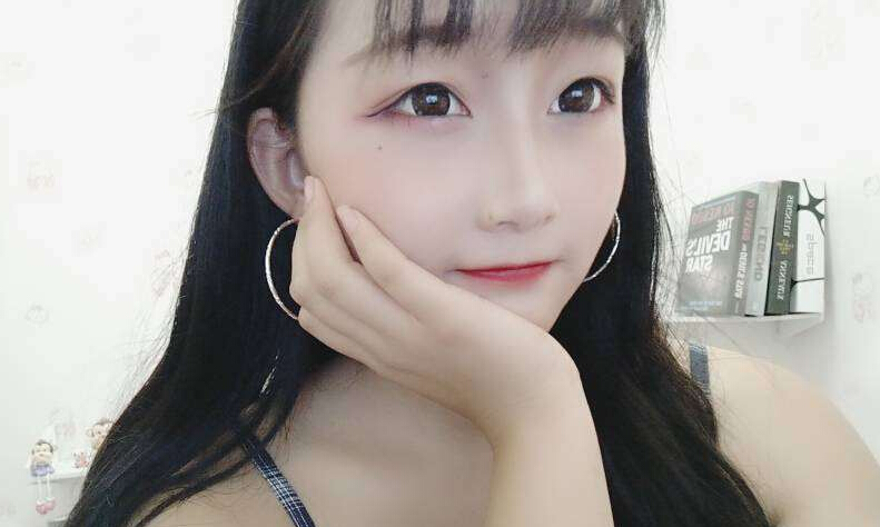 美女主播视频在线 观众这个表情让主播误会4