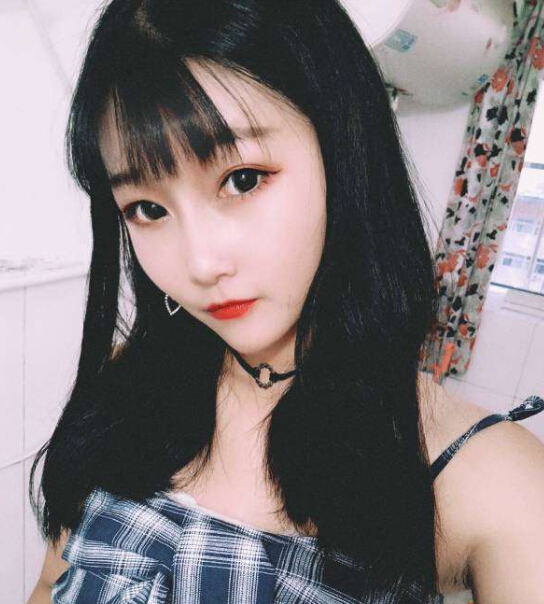 美女主播视频在线 观众这个表情让主播误会5